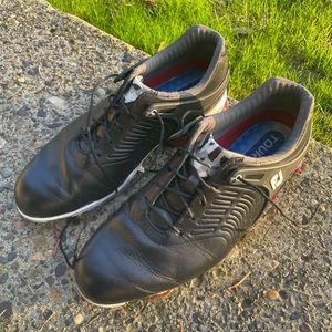 Footjoy Tour-S golf shoe, size 10.5 W